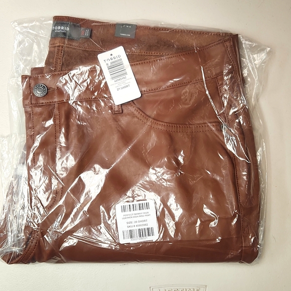 ❤️NWT VINTAGE TORRID FAUX VEGAN LEATHER POCKETS PANT SKINNY ROOT BEER PLUS SIZE - Picture 10 of 16
